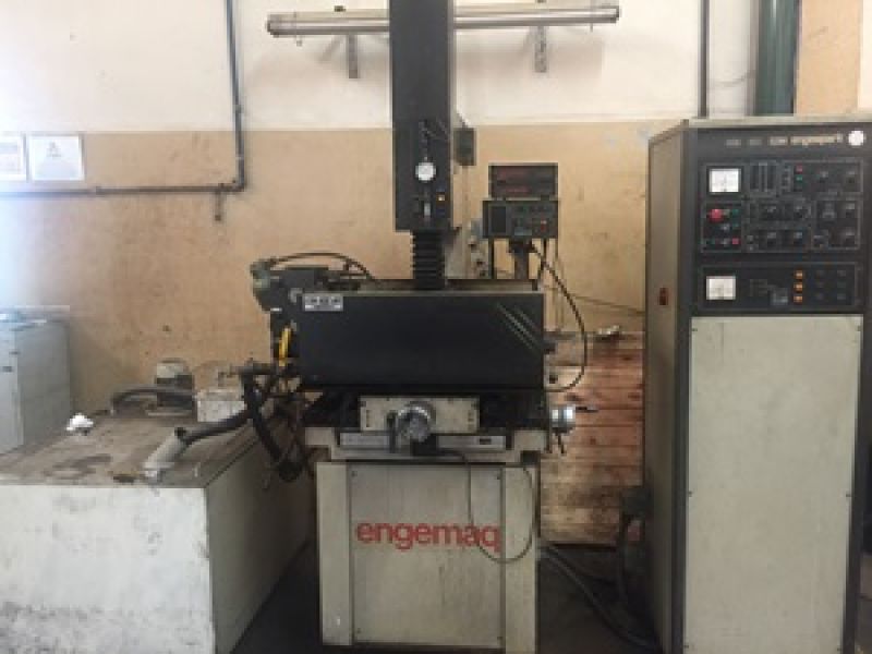 Eletroerosão a Penetração ENGEMAQ EDM400