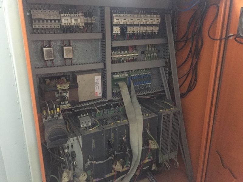 Centro de Usinagem Vertical TRAVIS VT1060