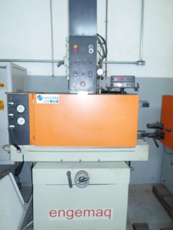 Eletroerosão por Penetração ENGEMAQ EDM 700MX