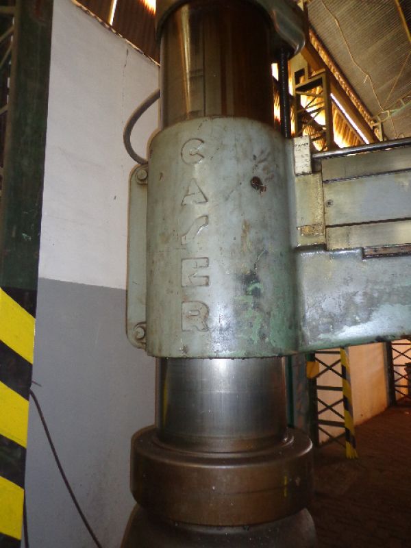 Furadeira Radial CASER F-80