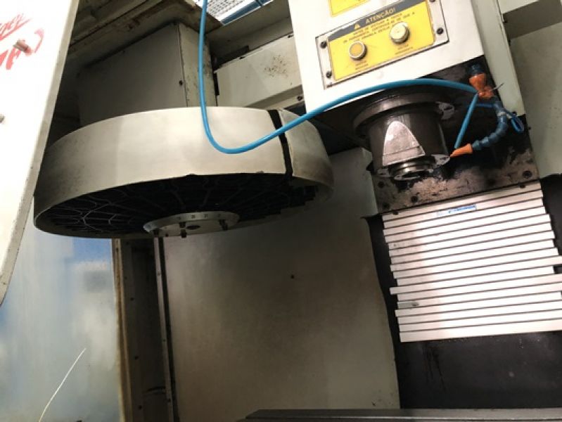 Centro de Usinagem Vertical ROMI BRIDGEPORT DISCOVERY 760