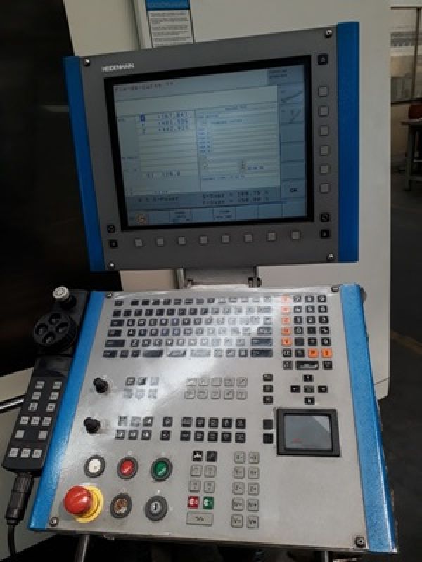 Centro de Usinagem Vertical MIKRON VCE-1400+ Pro