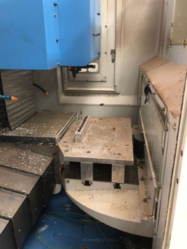 Centro de Usinagem Vertical Duplo Pallet HYUNDAI SPT-V500D