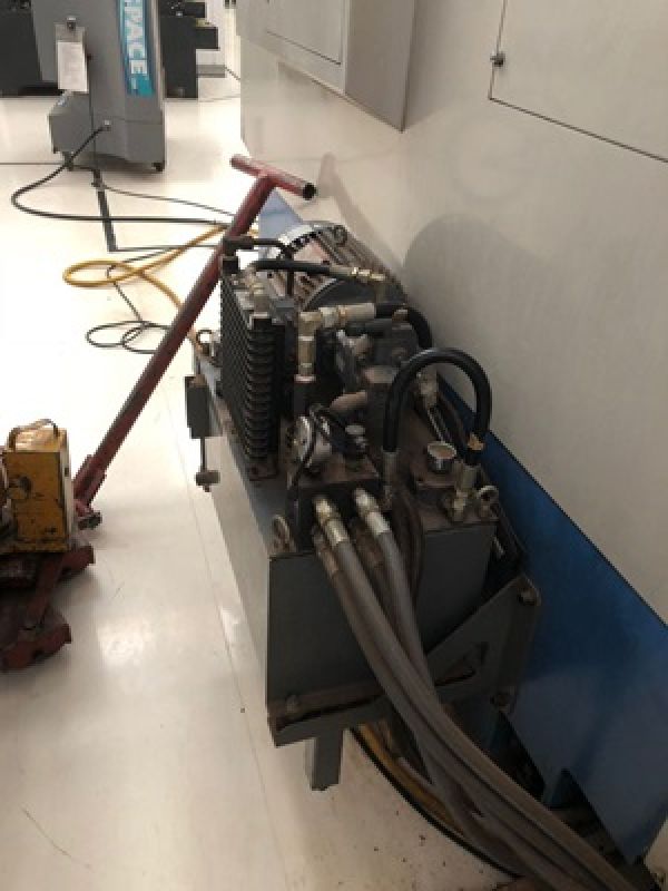 Centro de Usinagem Vertical Duplo Pallet HYUNDAI SPT-V500D