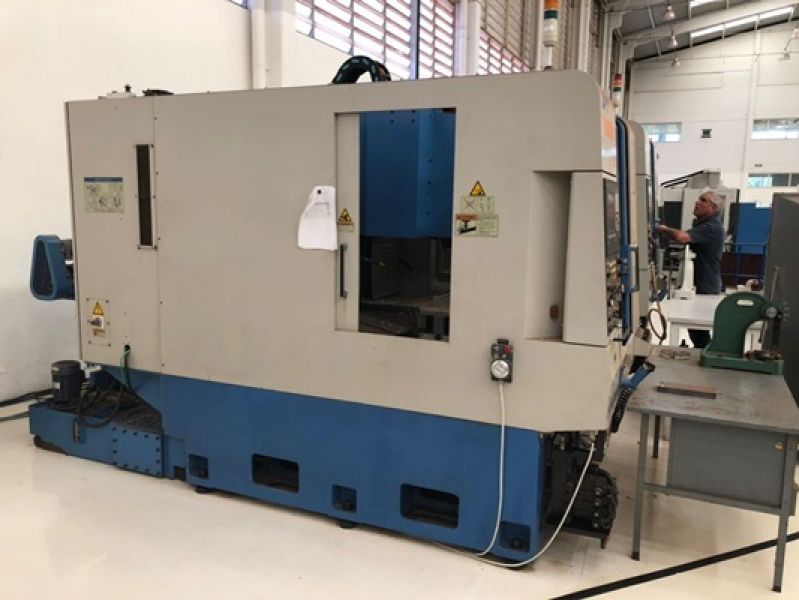 Centro de Usinagem Vertical Duplo Pallet HYUNDAI SPT-V500D