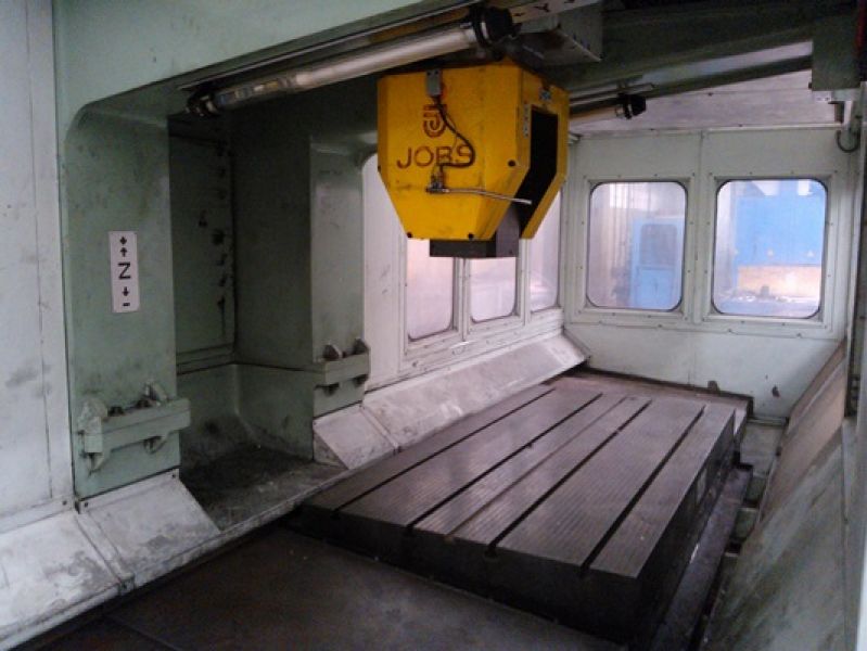 Centro de Usinagem Vertical 5 Eixos JOBS JOMACH 131