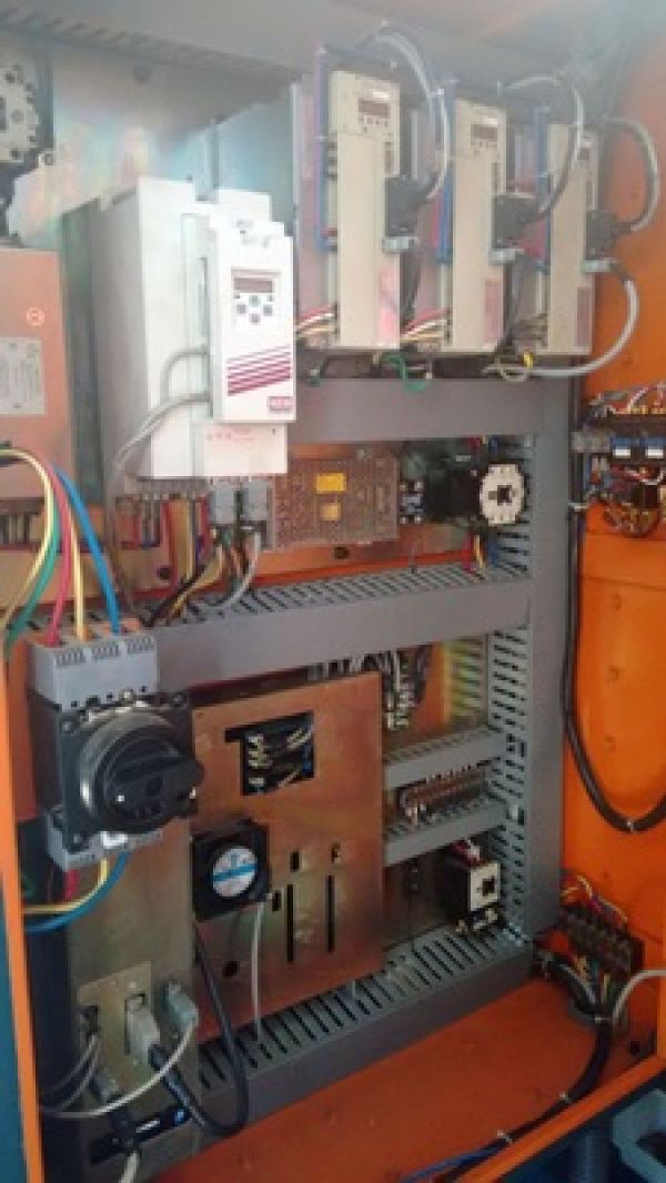 Centro de Usinagem Vertical DYNA 4120