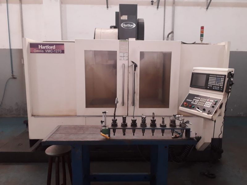 Centro de Usinagem Vertical HARTFORD VMC 1270