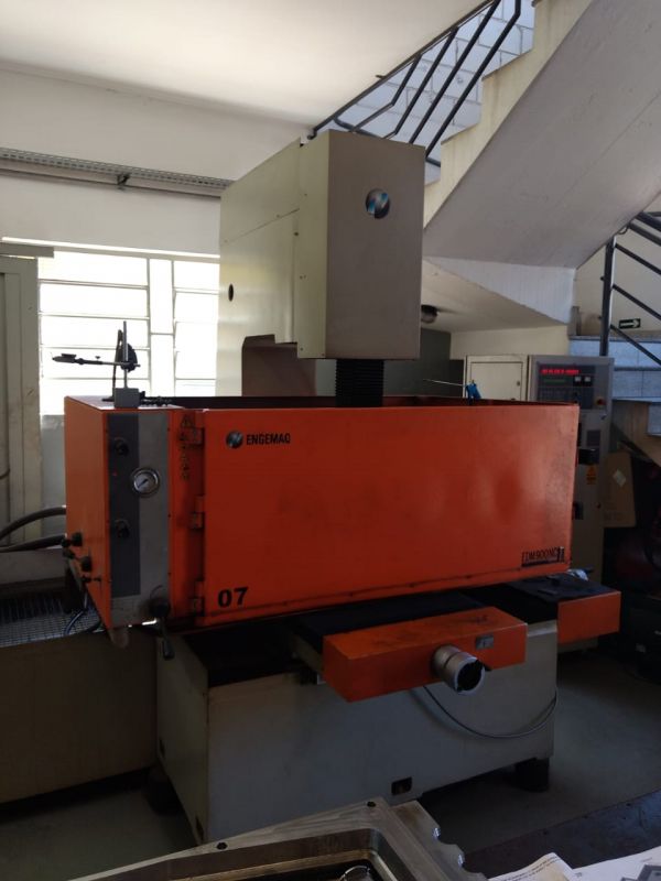Eletroerosão por Penetração ENGEMAQ EDM900 NC