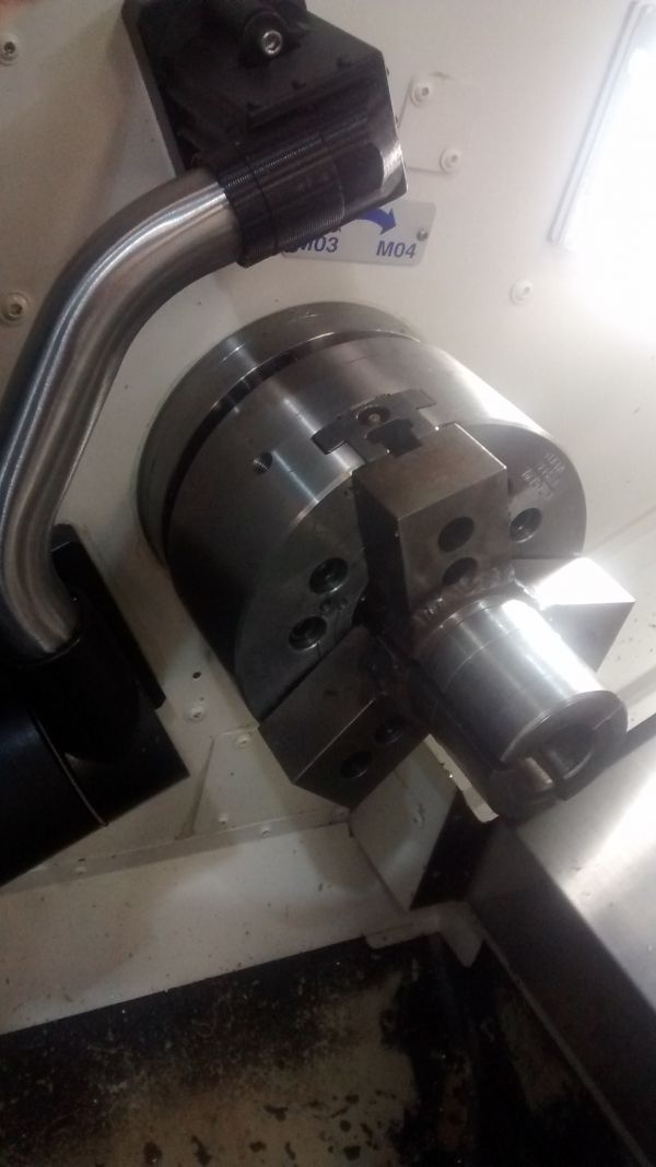 Torno CNC OKUMA GENOS L200E-M 