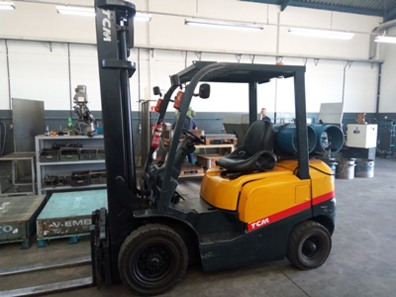 Empilhadeira TCM Modelo FG25T3
