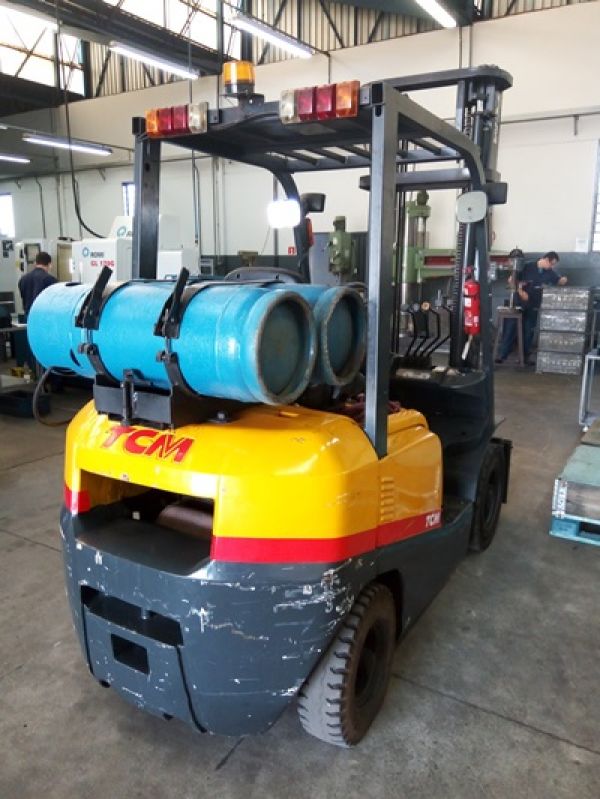 Empilhadeira TCM Modelo FG25T3
