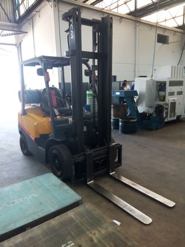 Empilhadeira TCM Modelo FG25T3