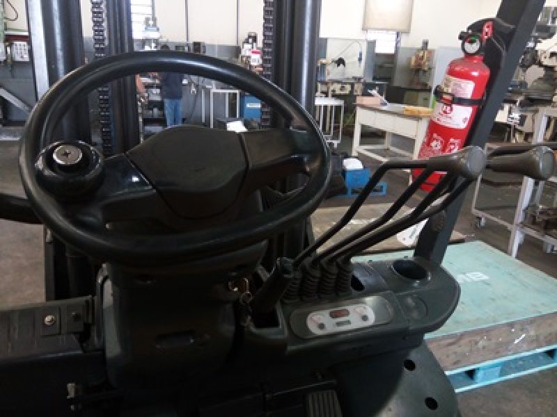 Empilhadeira TCM Modelo FG25T3