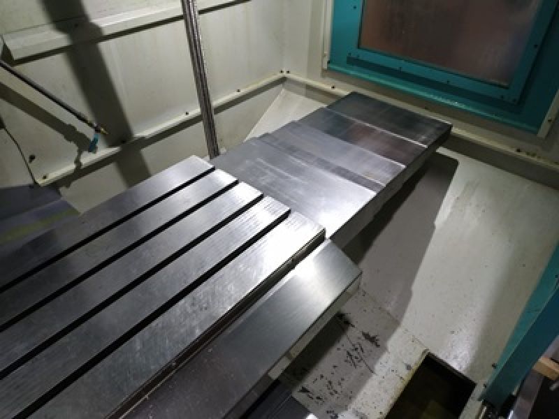 Centro de Usinagem Vertical SINITRON VMC1000