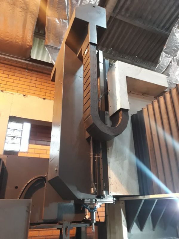 Fresadora CNC tipo Portal MANFORD DL3016
