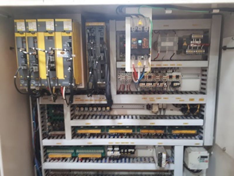 Centro de Usinagem Vertical Duplo Pallet KIA CENTER V25