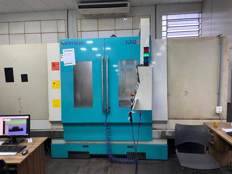 Centro de Usinagem Vertical SINITRON KAO1500