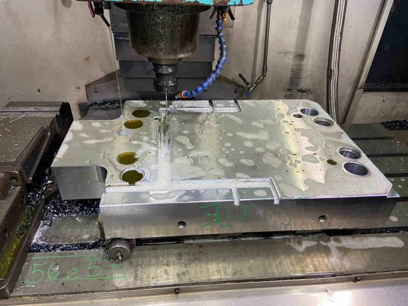 Centro de Usinagem Vertical SINITRON KAO1500