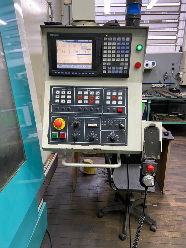 Centro de Usinagem Vertical SINITRON KAO1500