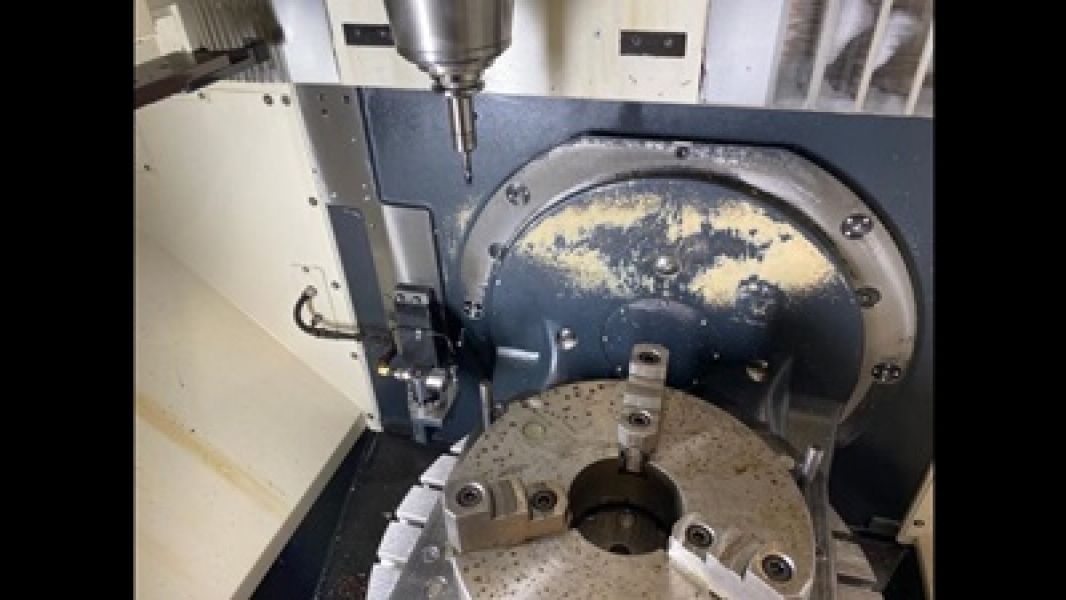 Centro de Usinagem Vertical 5 eixos DMG MORI SEIKI CMX 50U