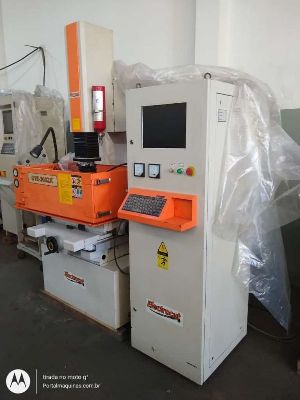 Eletroerosão por Penetração ELETROCUT CTE-300ZK