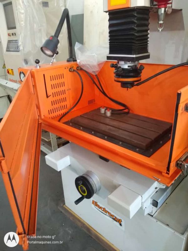 Eletroerosão por Penetração ELETROCUT CTE-300ZK