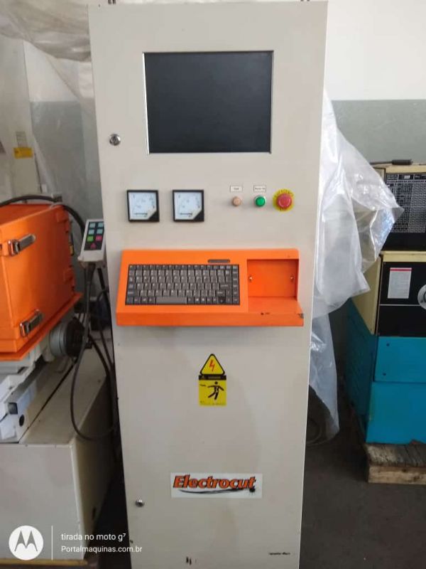 Eletroerosão por Penetração ELETROCUT CTE-300ZK