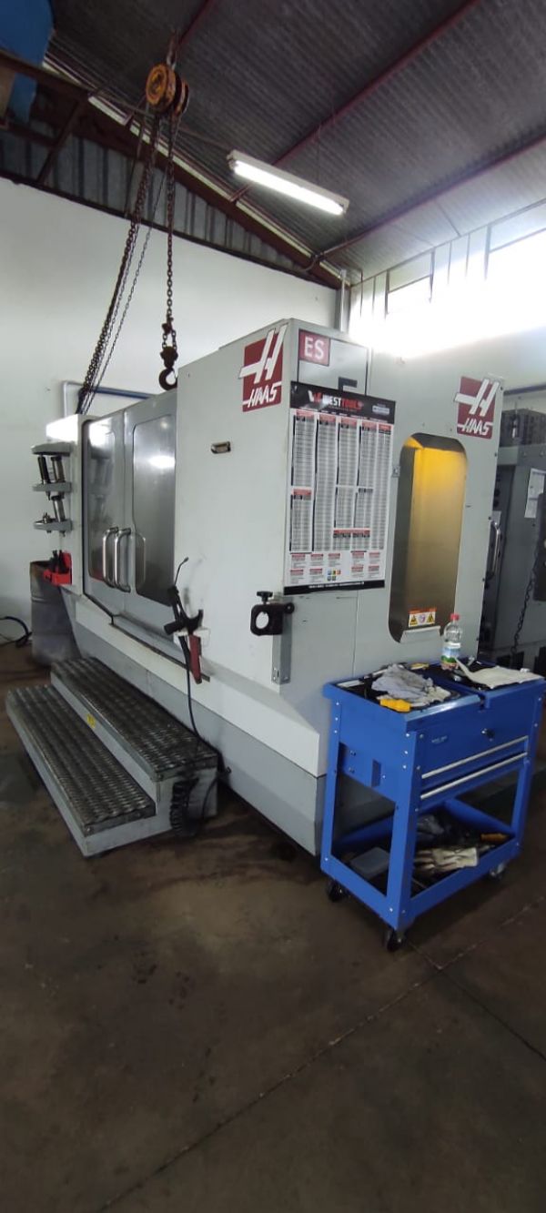 Centro de Usinagem Horizontal HAAS ES-5-4AX