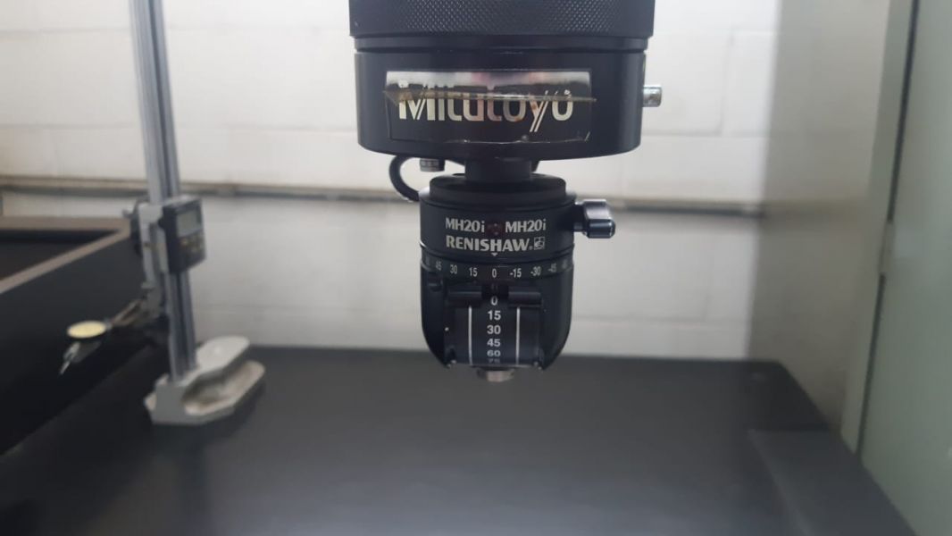 Tridimensional MITUTOYO CRYSTA-PLUS M-7106