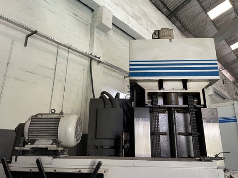 Fresadora CNC Floor-Type (Banco Fixo) ROMI U60M