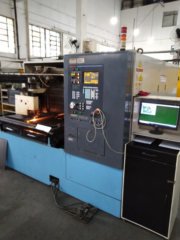 Corte a Laser MAZAK YB-L100A 7M