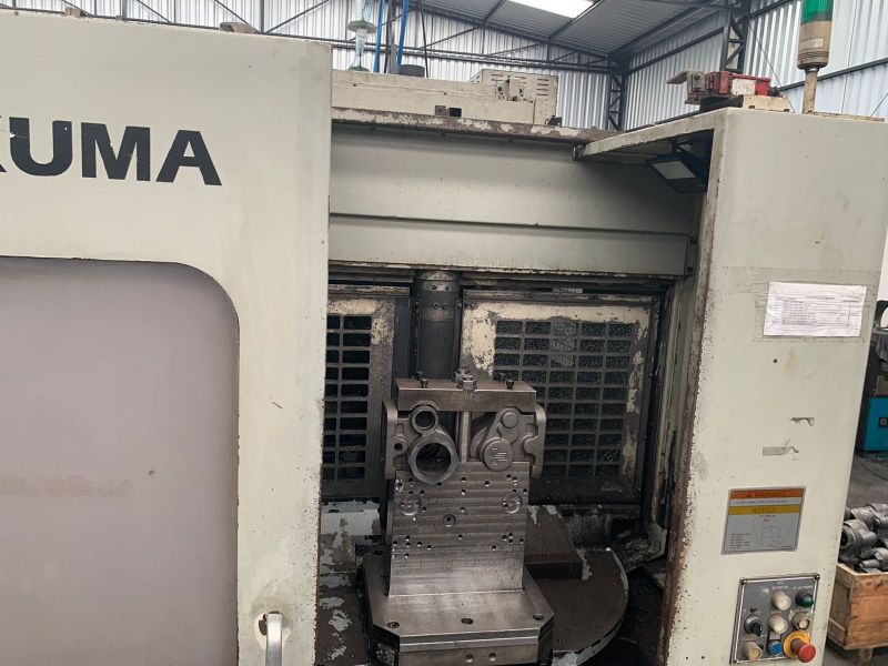 Centro de Usinagem Horizontal OKUMA MX-40HA
