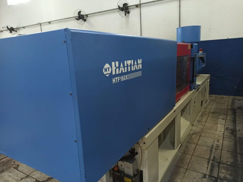 Injetora de Plástico HAITIAN HTF160X
