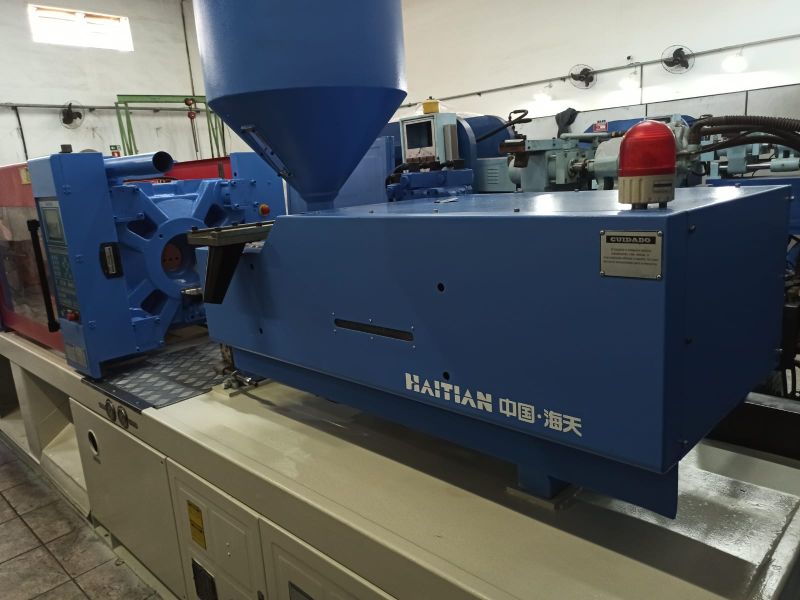 Injetora de Plástico HAITIAN HTF160X