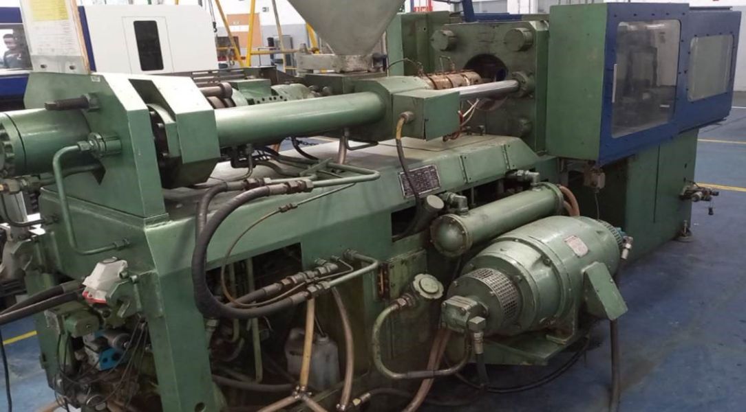 Injetora de Plástico PIC 140 Ton