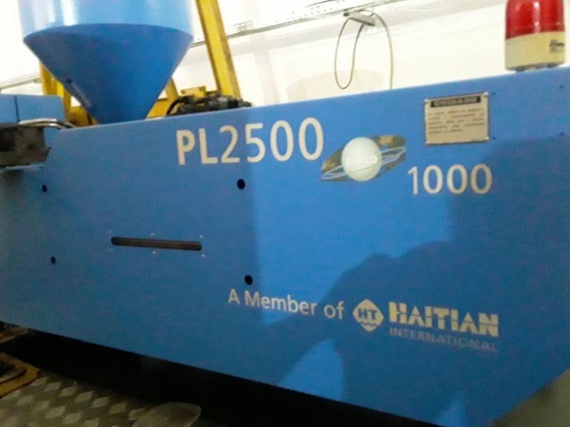 Injetora de Plástico HAITIAN TIANJIAN PLUTÃO PL2500/1000
