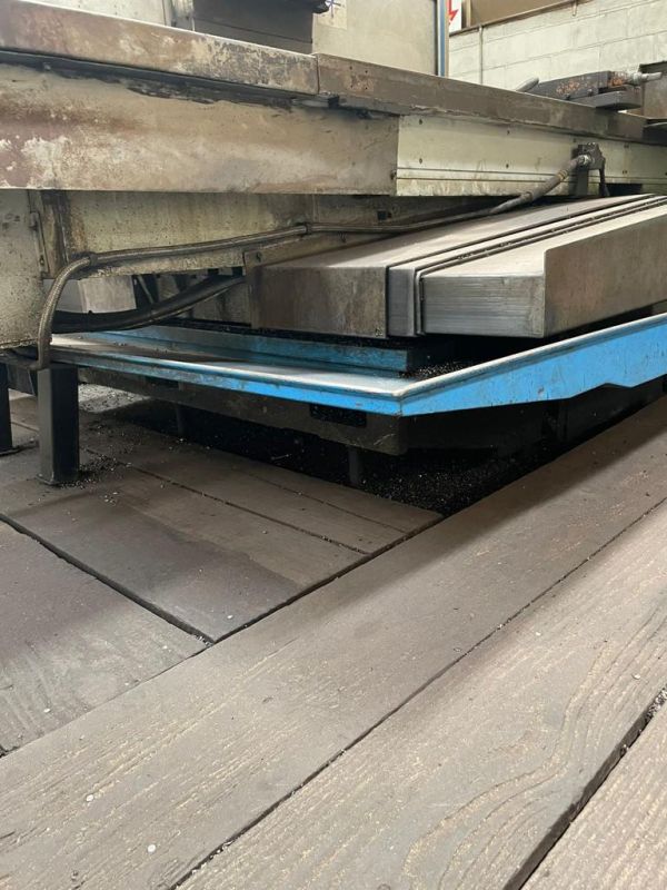 Fresadora CNC VEKER MVK-2500