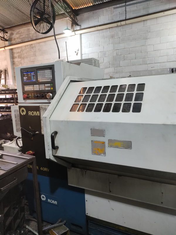 Torno CNC ROMI CENTUR 40RV