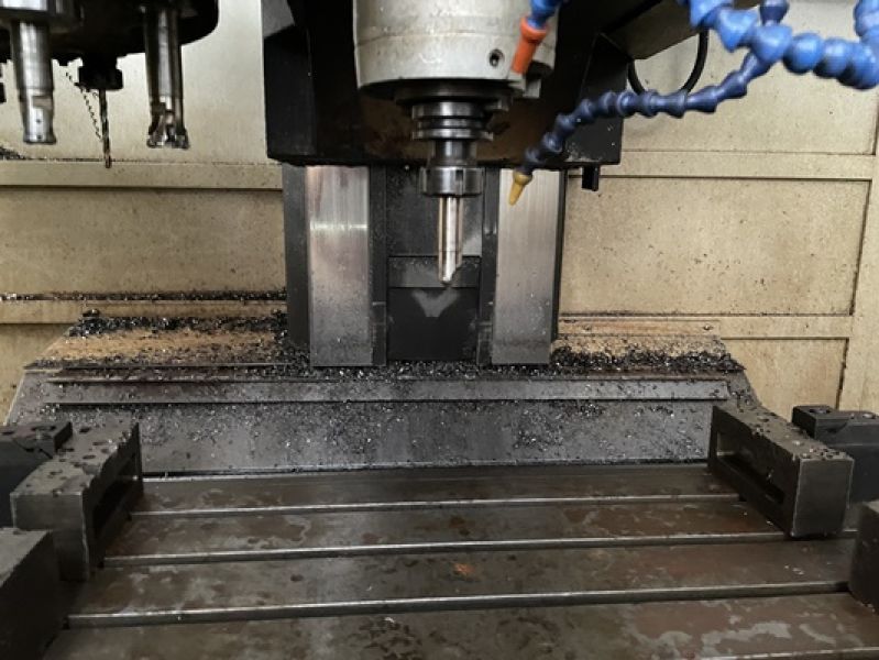 Centro de Usinagem Vertical FEELER FV-1300