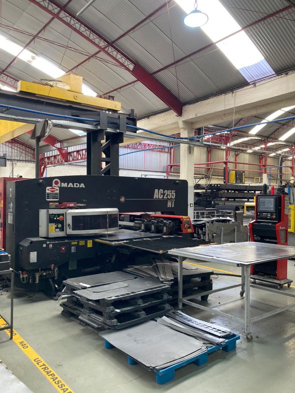 Puncionadeira CNC AMADA AC-255NT