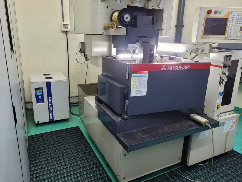 Eletroerosão a Fio MITSUBISHI MD PRO II