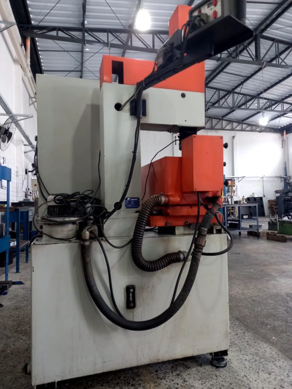 Eletroerosão por Penetração ENGESPARK EDM-200 MXE