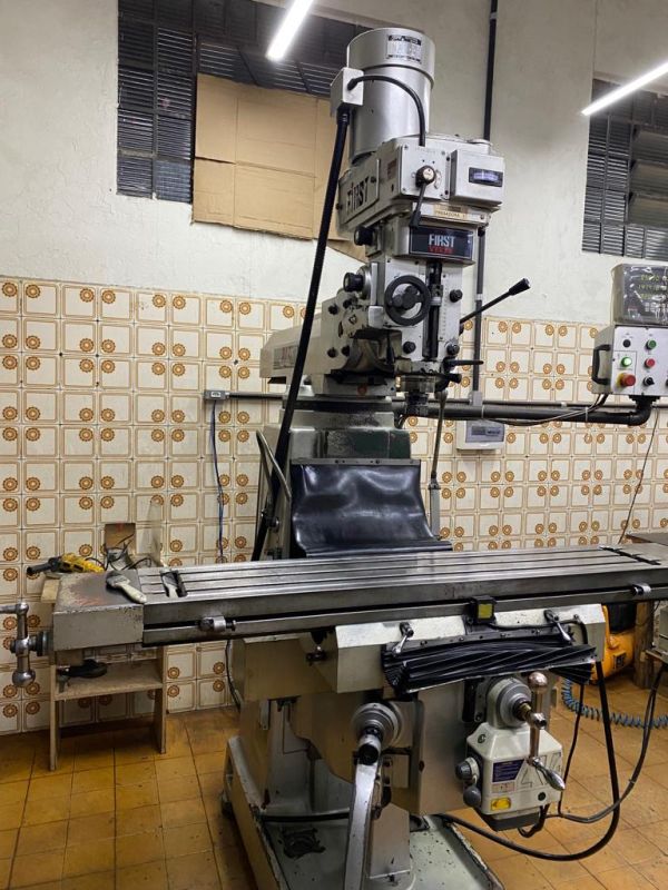 Fresadora Ferramenteira FIRST VKF430i