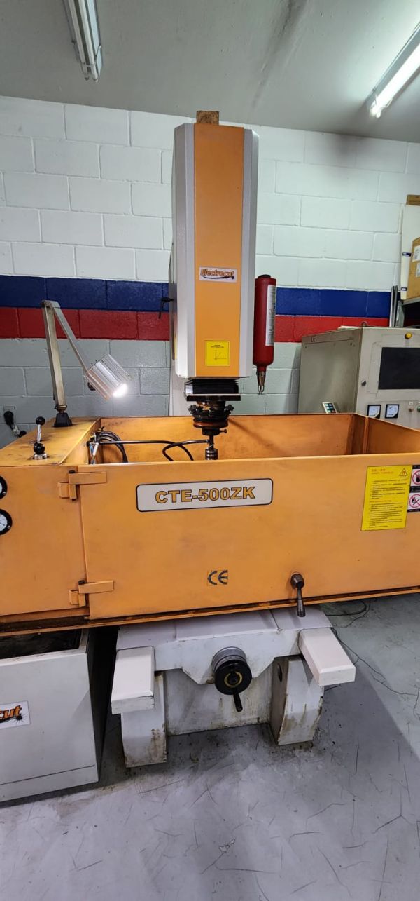 Eletroerosão por Penetração ELECTROCUT ZNC CTE-500ZK 