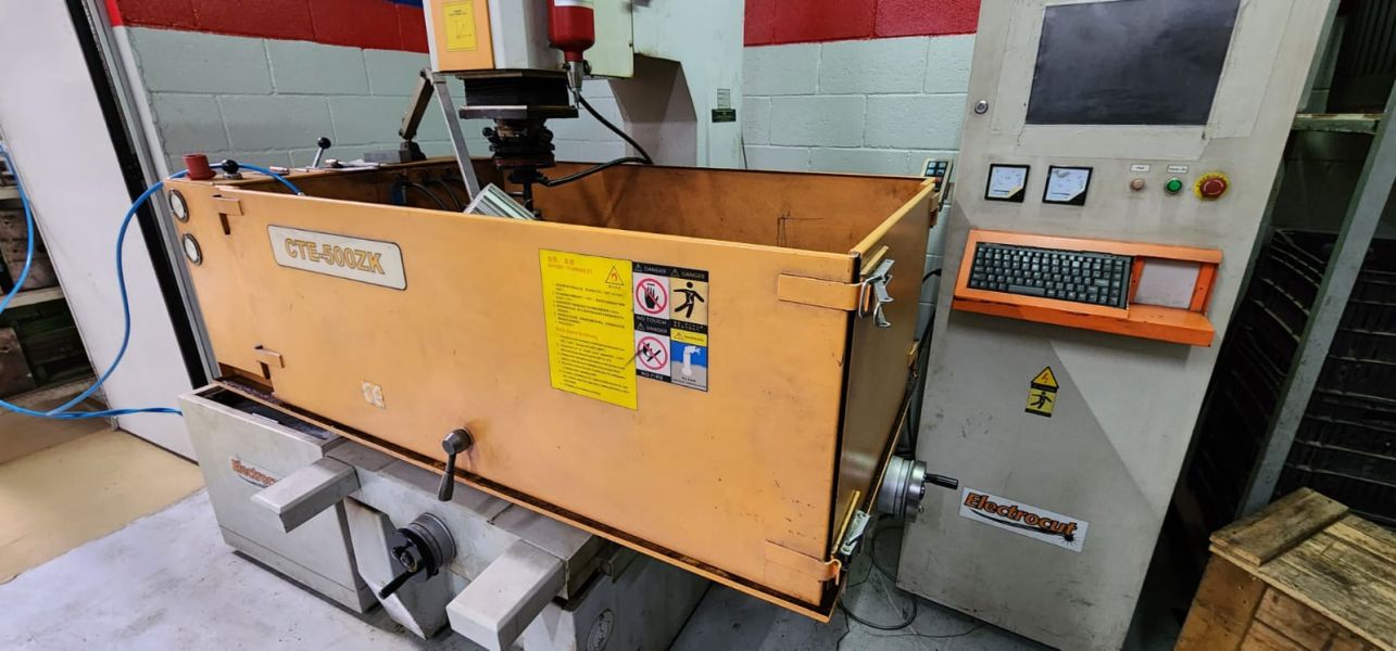 Eletroerosão por Penetração ELECTROCUT ZNC CTE-500ZK 