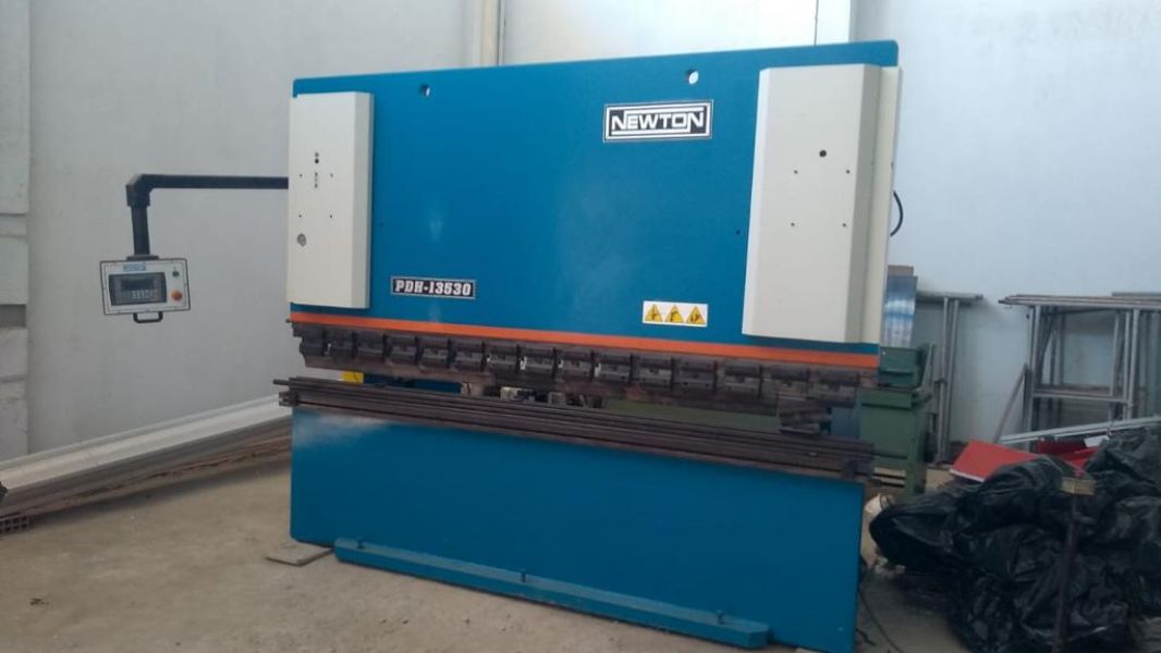 Dobradeira CNC NEWTON PDH13530II