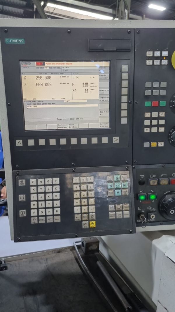 Torno CNC ROMI CENTUR 30D