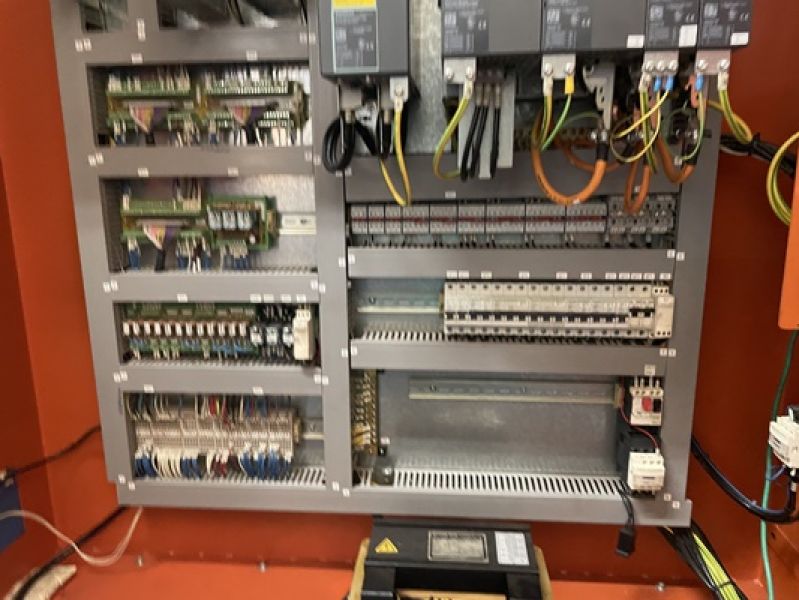 Fresadora CNC VEKER MVK1700F