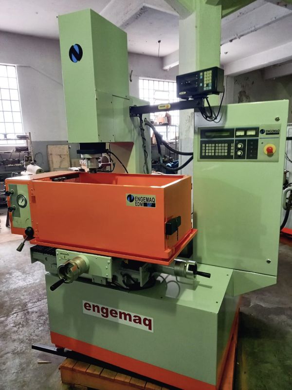 Eletroerosão por Penetração ENGEMAQ EDM 440NC